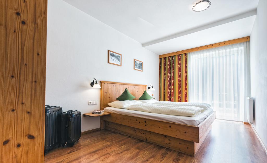 Apparthotel Alpenchalet Нойкирхен-ам-Гросфенедигер Экстерьер фото